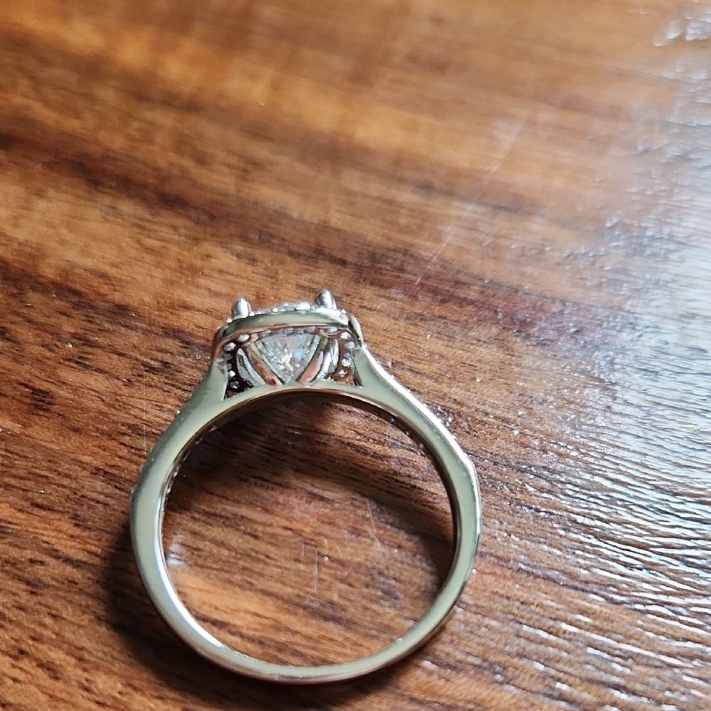 Elegant Masonite Diamond Women's Ring - Picture 9 of 15